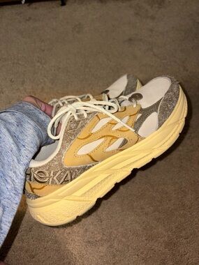 Unisex Beige Elite Terrain System Clifton L Suede Trainer W: 9.5 M: 8.5